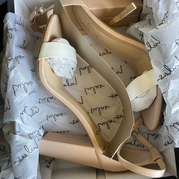 Lulus Two-Tone Taylor Heels (8) (BNWT / BNIB) - Picture 1 of 16